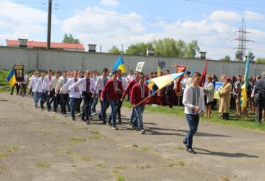 12 травня учні ЛВППУ брали участь в огляді-конкурсі «Свято Героїв»
