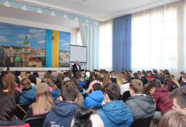 20 березня Львівське вище професійне політехнічне училище гостинно відкрило двері для учнів шкіл м.Львова та області на день відкритих дверей.